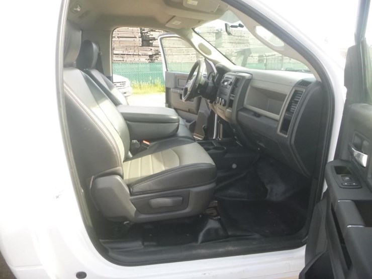 2011-dodge-ram-5500-image-11