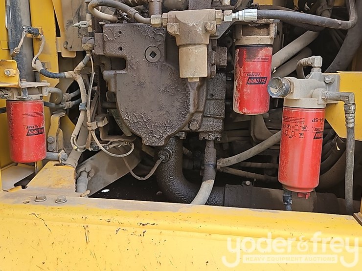 2016-komatsu-pc210-lc-11-image-55