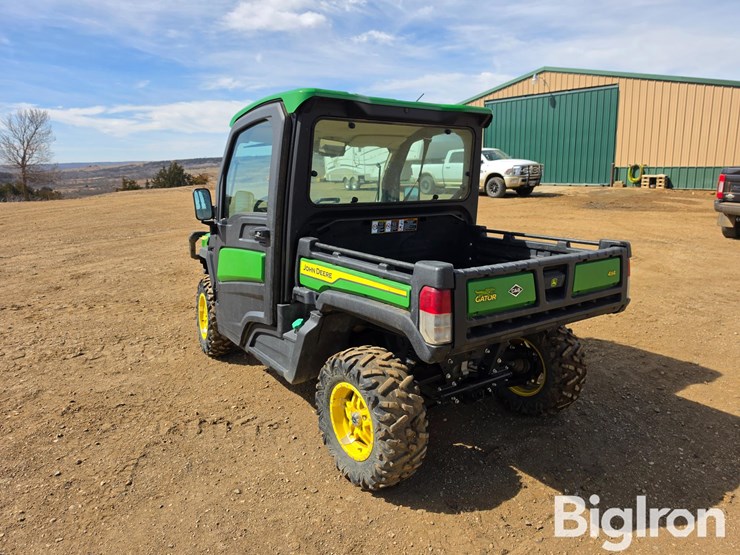 2021-john-deere-gator-image-7