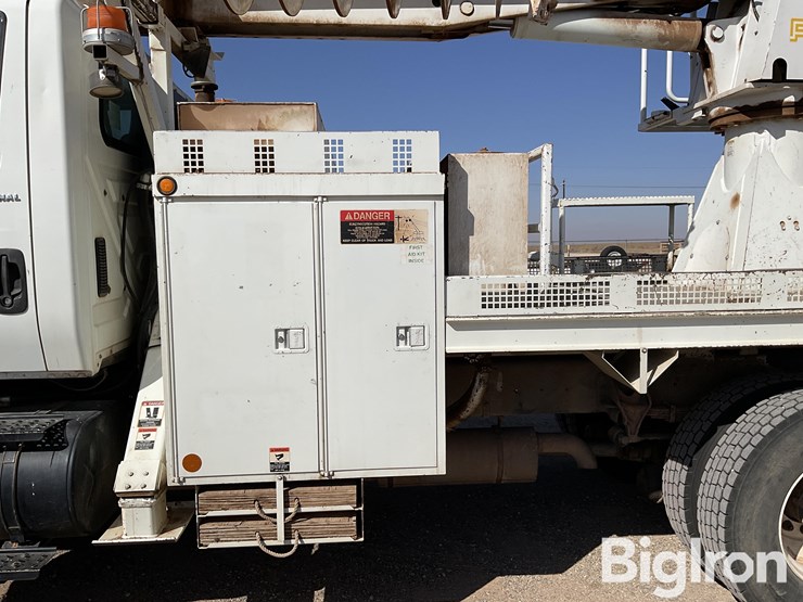 2005-international-7400-image-13