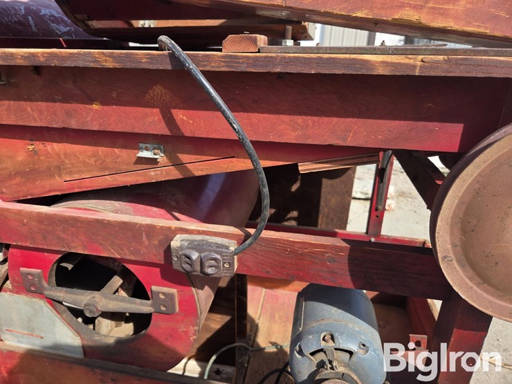 a-t-ferrell-clipper-fanning-mill-image-11