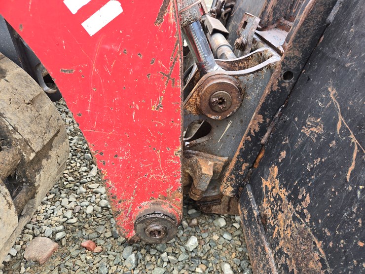 takeuchi-tl10v2-image-16