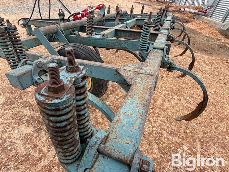 john-deere-100-image-10