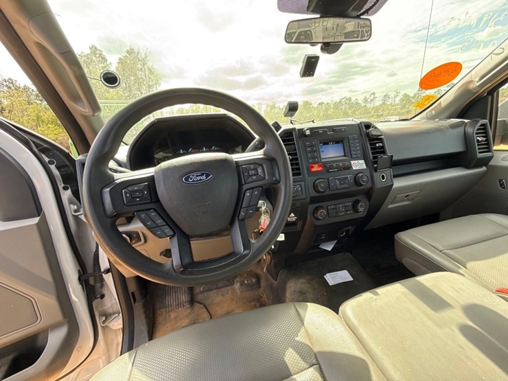 2019-ford-f150-xl-image-10