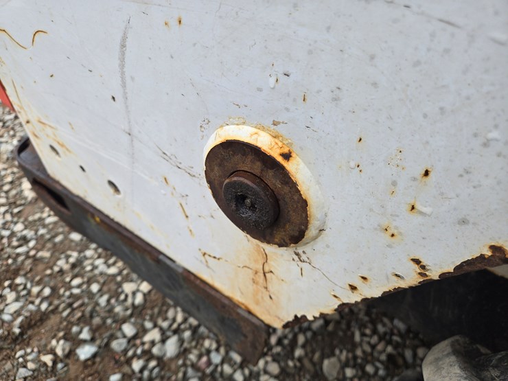 2017-bobcat-s570-image-25