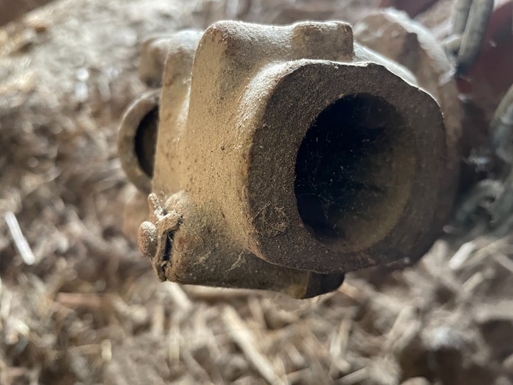 #2385-•-new-idea-avco-snowblower-image-9