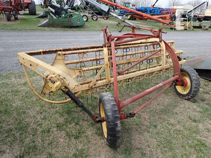 new-holland-256-image-3