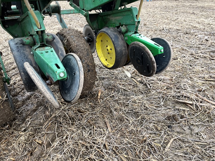 john-deere-7000-image-18