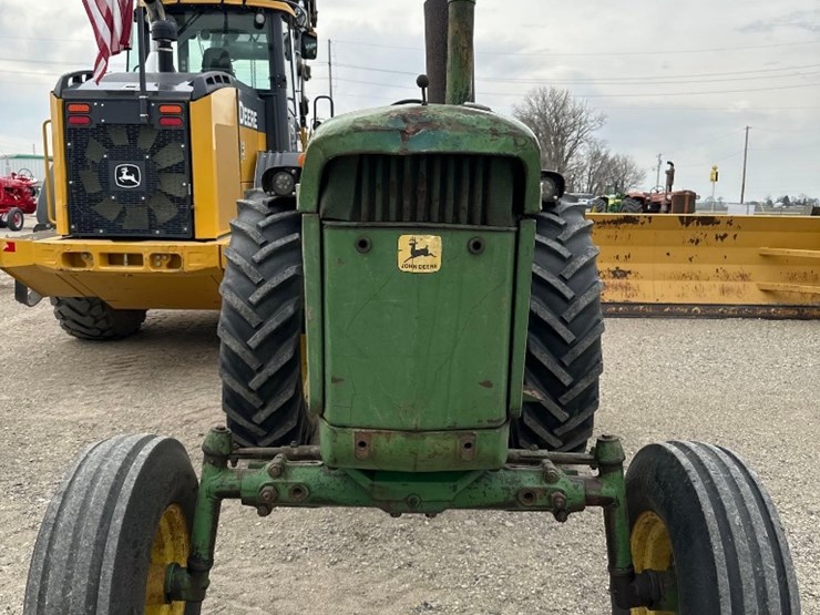 john-deere-4010-image-2