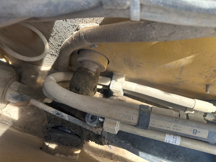 2017-caterpillar-239d-image-15