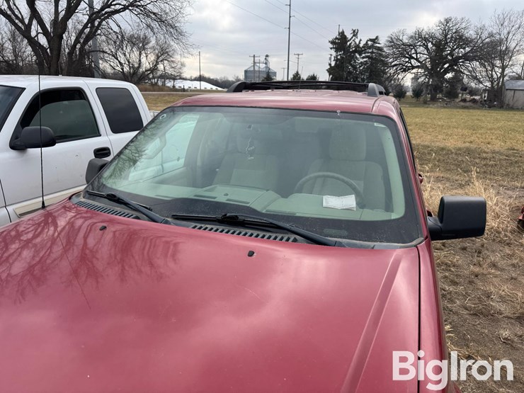 2010-ford-explorer-xlt-image-10