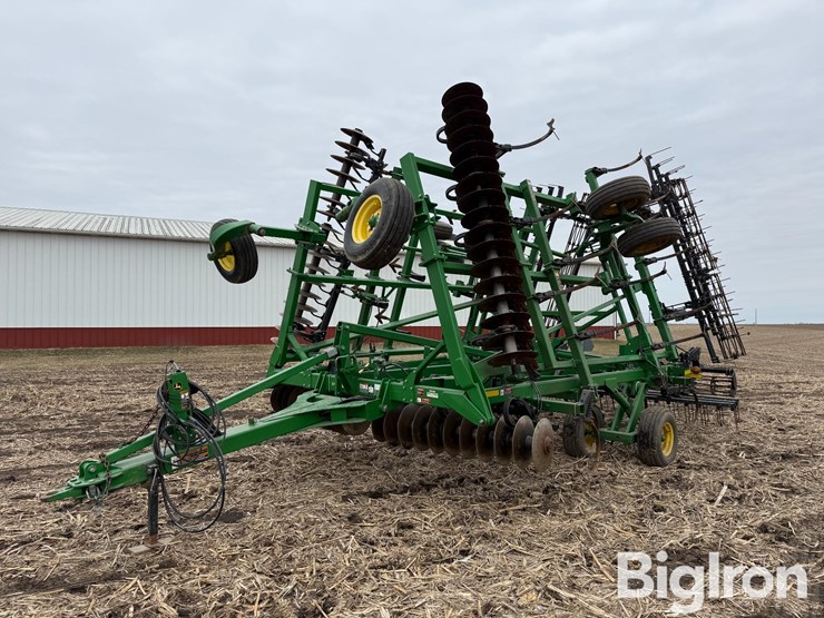 2014-john-deere-2310-image-1