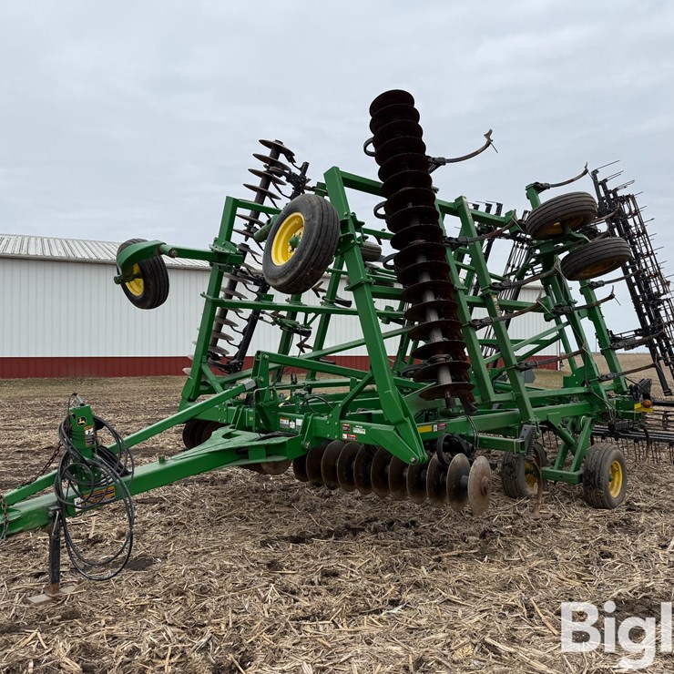 2014 JOHN DEERE 2310