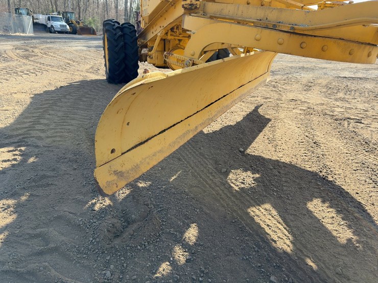 caterpillar-12-image-16