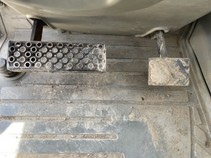 2006-caterpillar-th460b-image-22