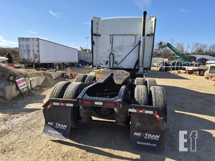 2014-mack-pinnacle-cxu613-image-11