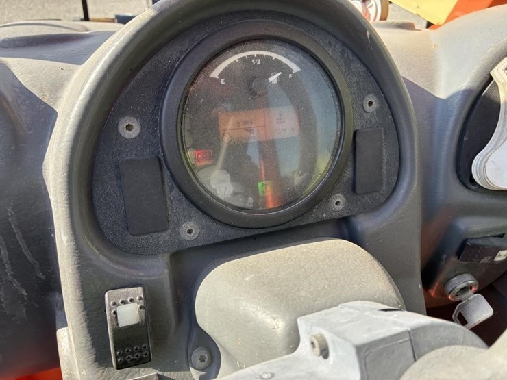 2015-jlg-g5-18a-image-14