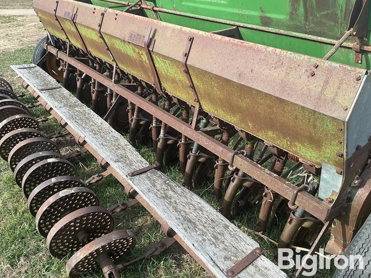 john-deere-12-image-17