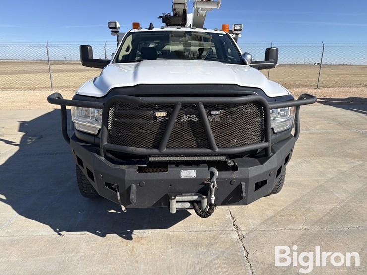 2019-ram-5500-40'-bucket-truck-image-9
