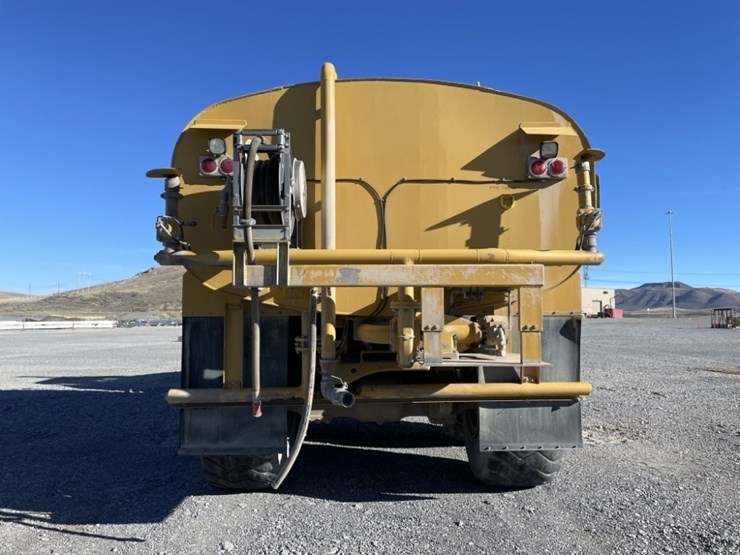 caterpillar-740-image-4