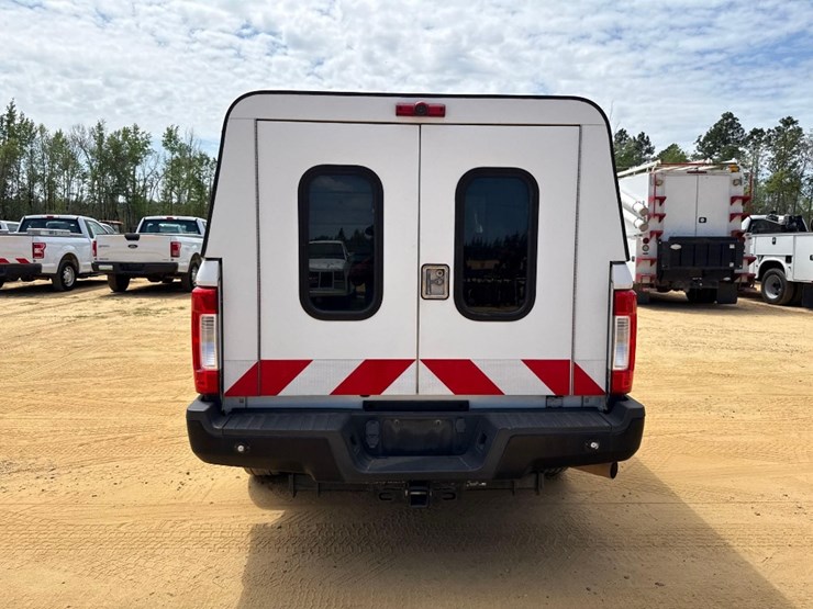 2017-ford-f250-xl-image-5