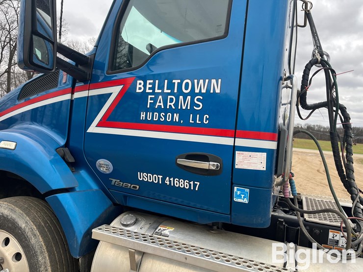 2017-kenworth-t880-image-9