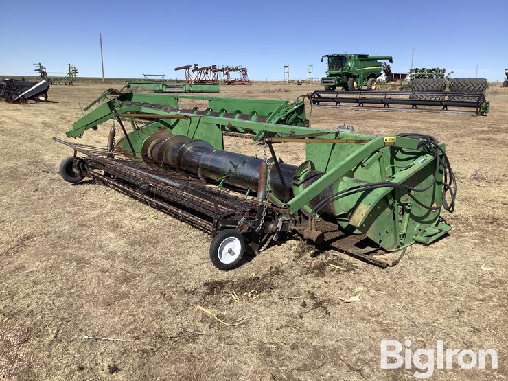 john-deere-216-image-1