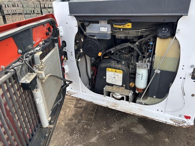 2021-bobcat-t66-image-33