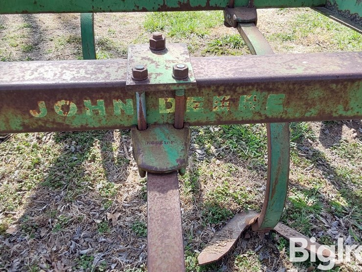 john-deere-100-image-19