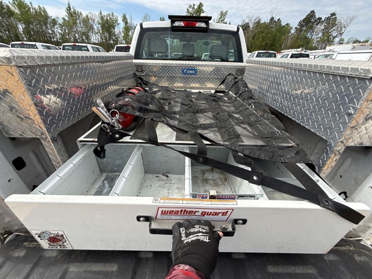 2019-ford-f150-xl-image-8