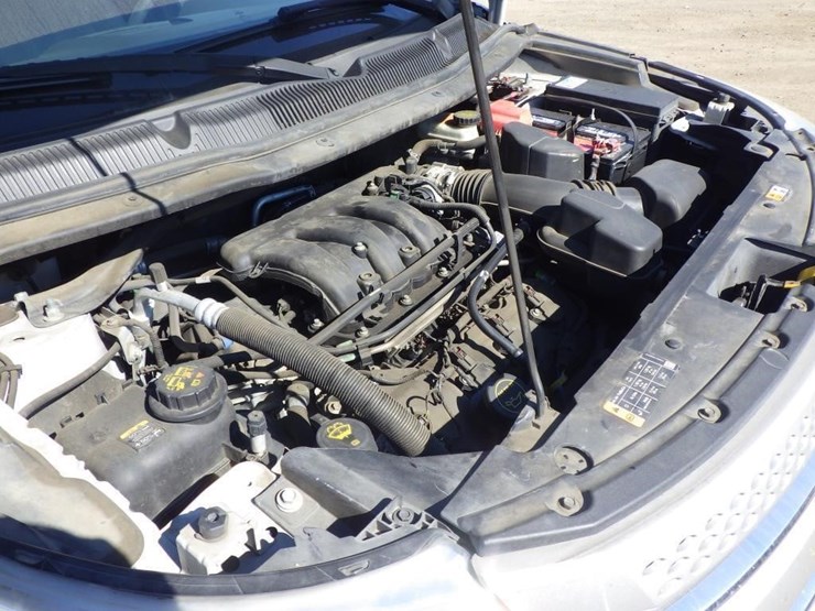 2014-ford-explorer-image-11