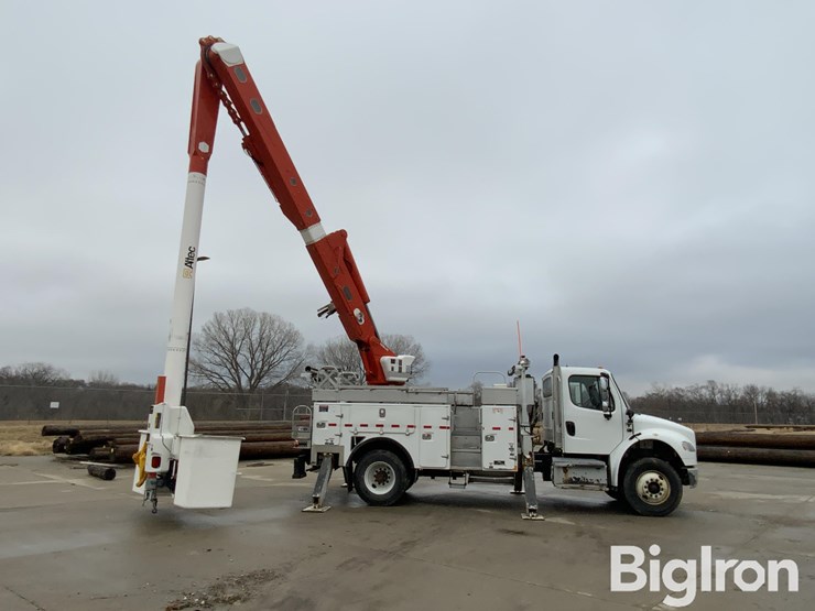 2016-freightliner-m2-106-image-4