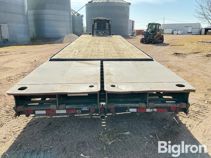 2009-titan-trailer-image-6