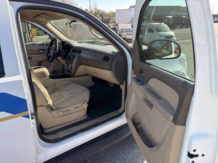 2013-chevrolet-tahoe-image-9