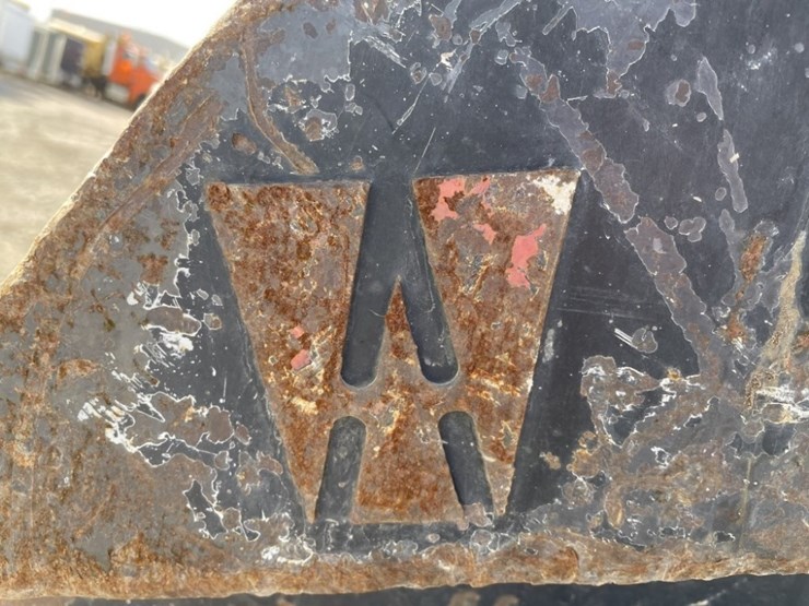 2013-komatsu-pc290-lc-10-image-19