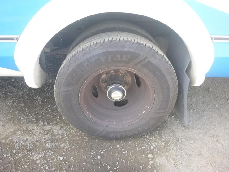 2014-ford-e450-image-15