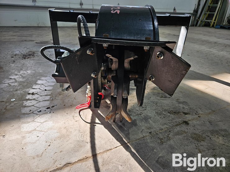 2025-massey-ferguson-730-image-15