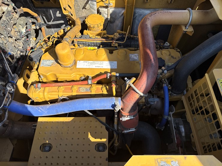 2011-caterpillar-336e-image-45