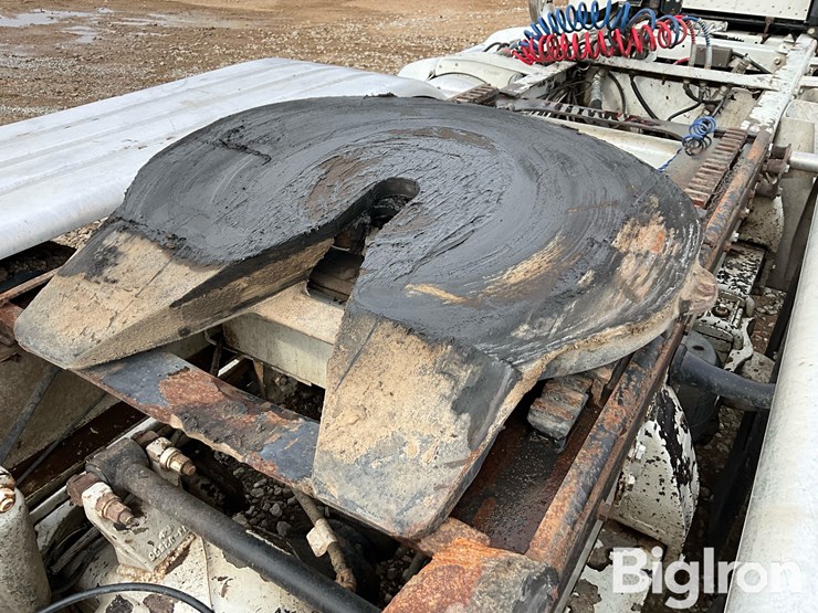 1995-peterbilt-379-image-17