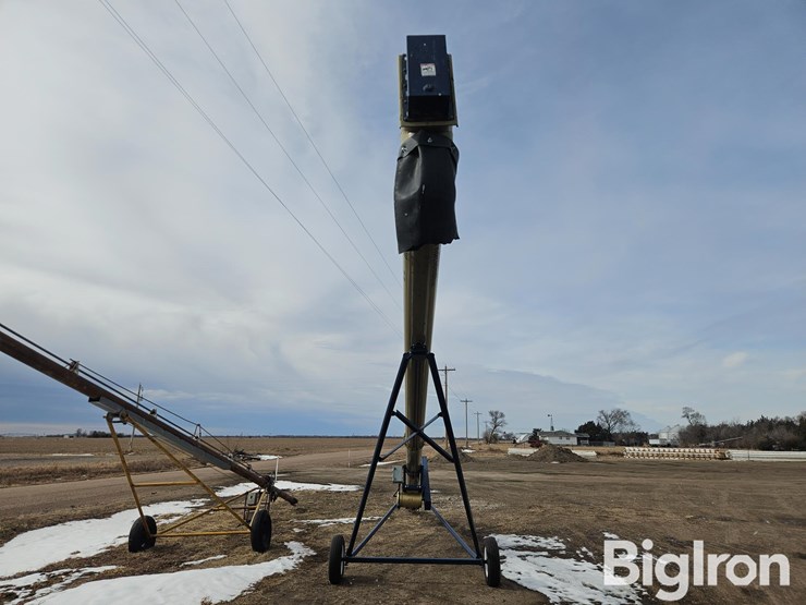 2014-harvest-international-t1042-image-6