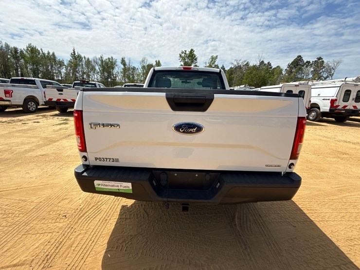 2015-ford-f150-xl-image-7