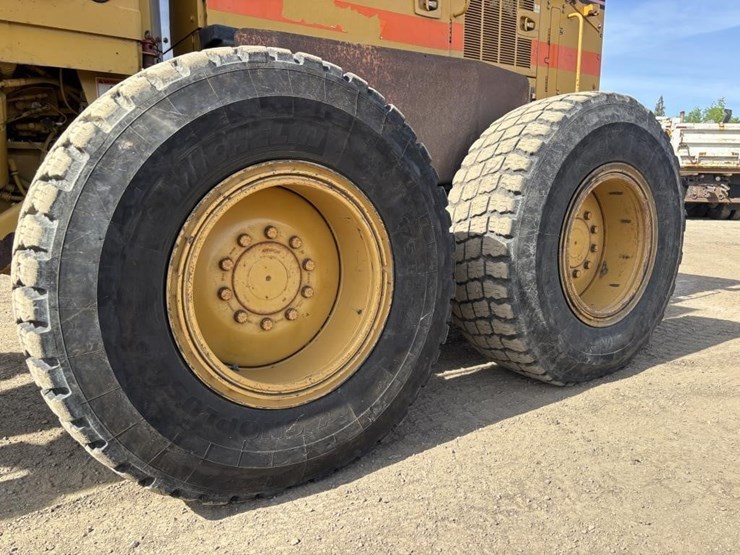 2006-caterpillar-143h-image-37