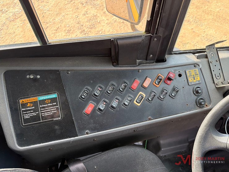 2008-thomas-saf-t-liner-c2-image-16