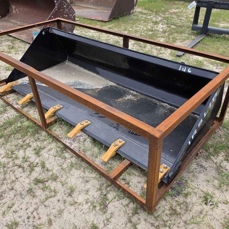 - SKID STEER BUCKET 72"