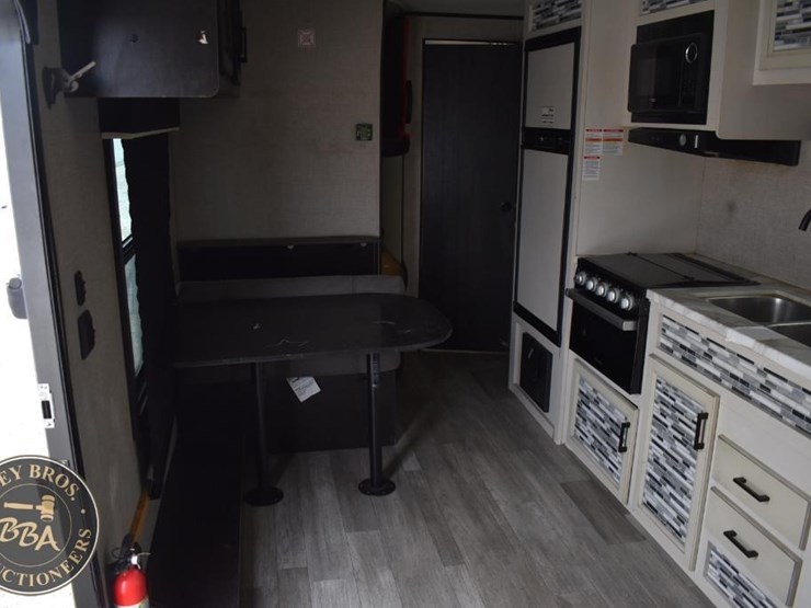 2022-jayco-jay-flight-264bh-42752-image-30