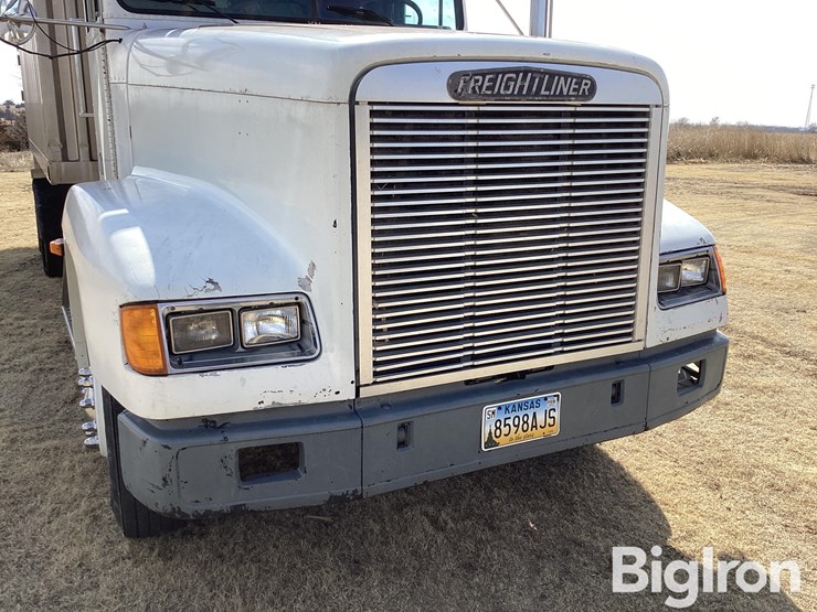 1993-freightliner-fld120-image-11