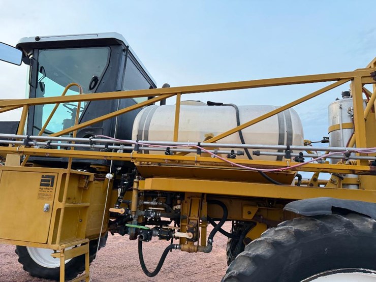 ag-chem-rogator-664-image-38