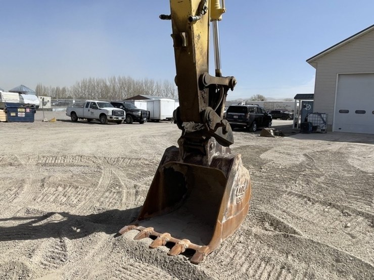 2013-komatsu-pc210-lc-10-image-11