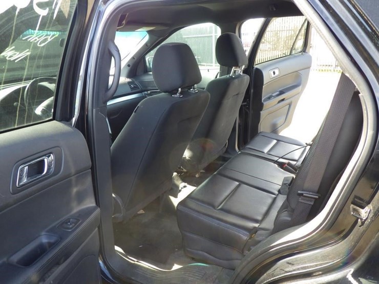 2013-ford-explorer-image-8