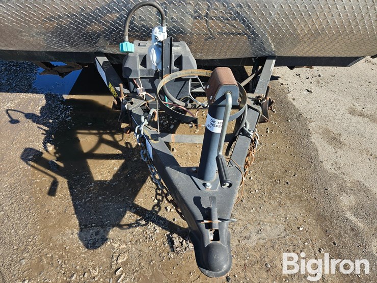 2020-massey-ferguson-730-image-10